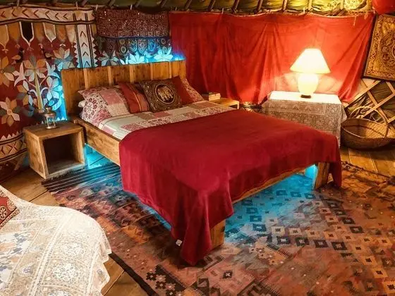 Romantic Çadır, Birden Çok Yatak, Sigara İçilmez