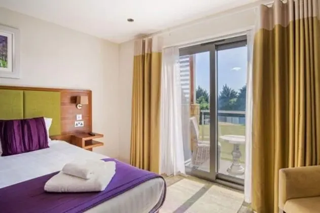 Standard Tek Büyük Yataklı Oda, Golf Manzaralı