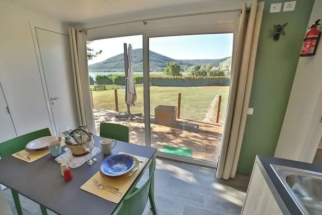 Exclusive Kır Evi, Göl Manzaralı (Cherry)