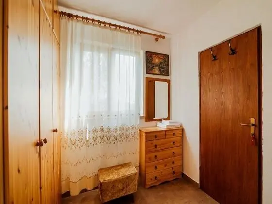 Ev (One bedroom Holiday Home with pool an)