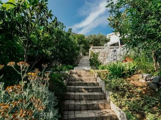 Ev (One bedroom Holiday Home with pool an)