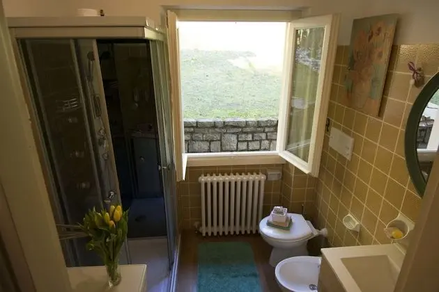 Ev, 2 Yatak Odası, Teras, Göl Manzaralı