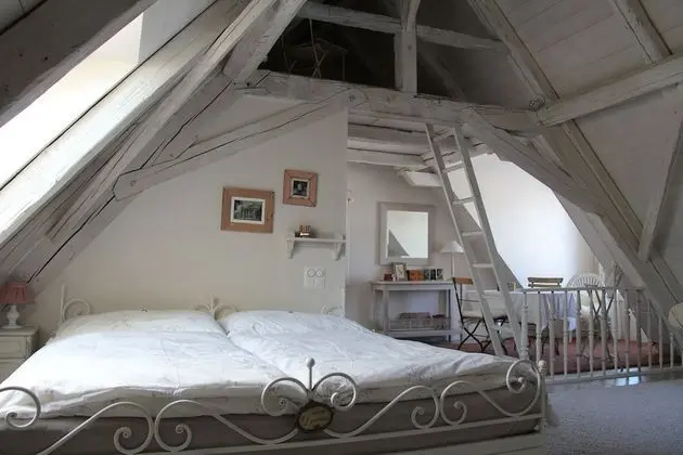 Design Tek Büyük Yataklı Oda, Dağ Manzaralı (Blanche)