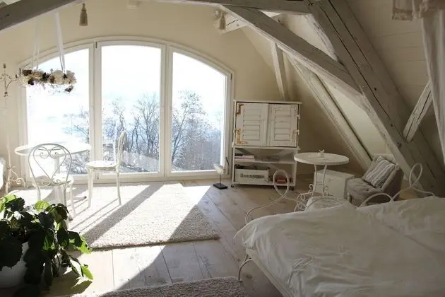 Design Tek Büyük Yataklı Oda, Dağ Manzaralı (Blanche)