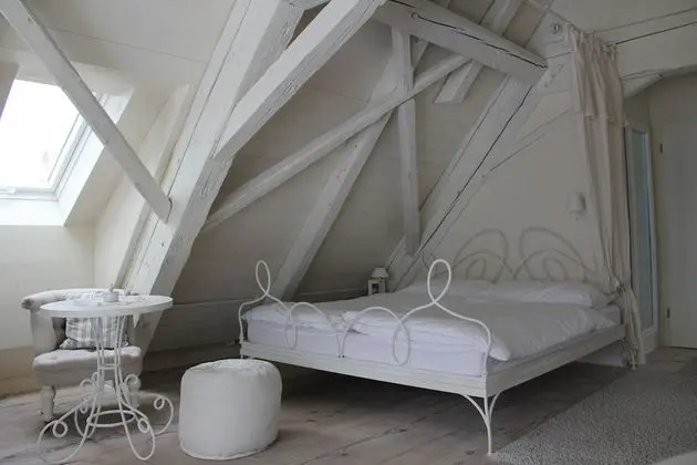 Design Tek Büyük Yataklı Oda, Dağ Manzaralı (Blanche)