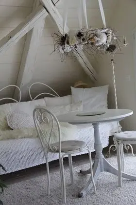 Design Tek Büyük Yataklı Oda, Dağ Manzaralı (Blanche)