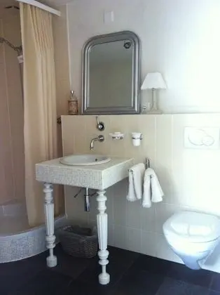 Design Tek Büyük Yataklı Oda, Dağ Manzaralı (Fleur de Lys)