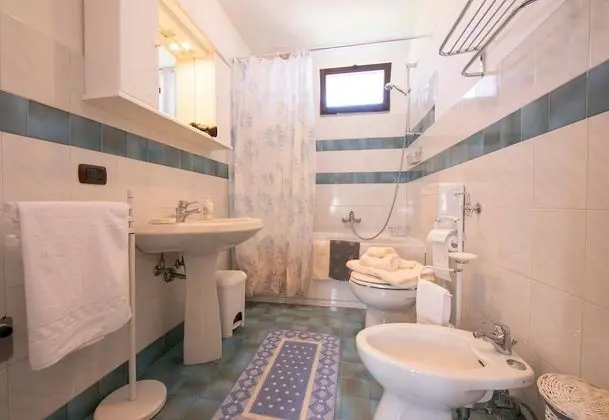 Family Villa, Birden Çok Yatak, 2 Banyolu, Bahçeli (The Cottage on the Lake)