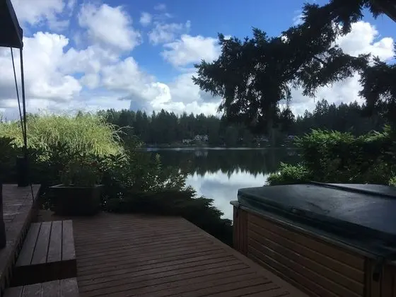 Süit, 1 Yatak Odası, Sıcak Su Havuzu, Göl Manzaralı (Lakeside Bedroom Suite)