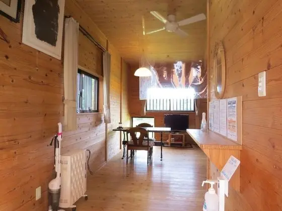 Kır Evi, Buzdolabı ve Mikrodalga, Bahçe Manzaralı