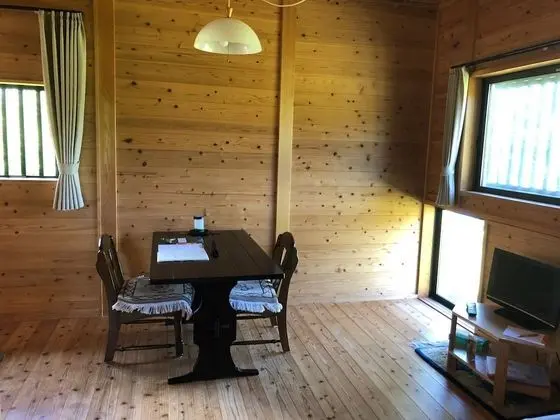 Kır Evi, Buzdolabı ve Mikrodalga, Bahçe Manzaralı