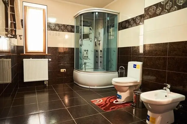 Standard Dört Kişilik Oda, Ortak Banyo