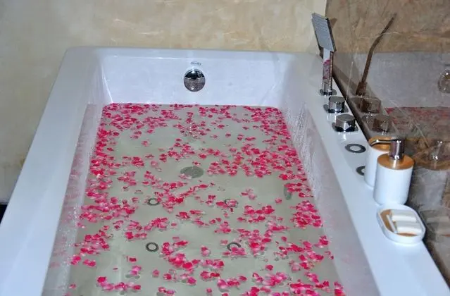 Grand Tek Büyük Yataklı Oda