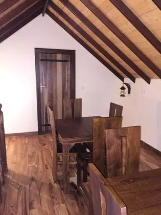 Signature Kır Evi, 4 Yatak Odası, Tepe Manzaralı, Dağ Yamacı