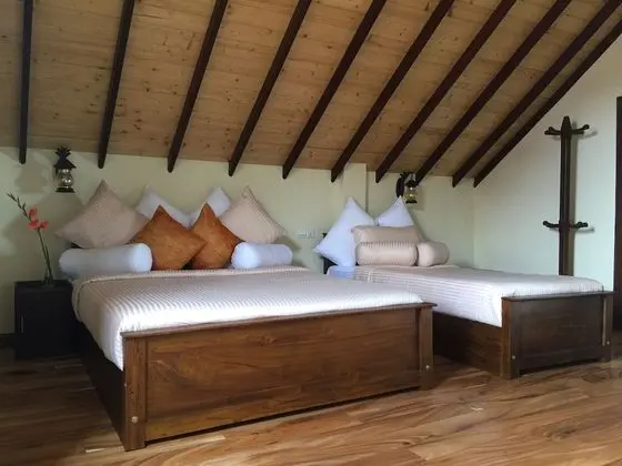 Signature Kır Evi, 4 Yatak Odası, Tepe Manzaralı, Dağ Yamacı