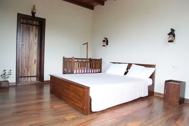 Signature Kır Evi, 4 Yatak Odası, Tepe Manzaralı, Dağ Yamacı