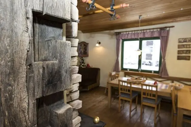 Kır Evi, Dağ Manzaralı