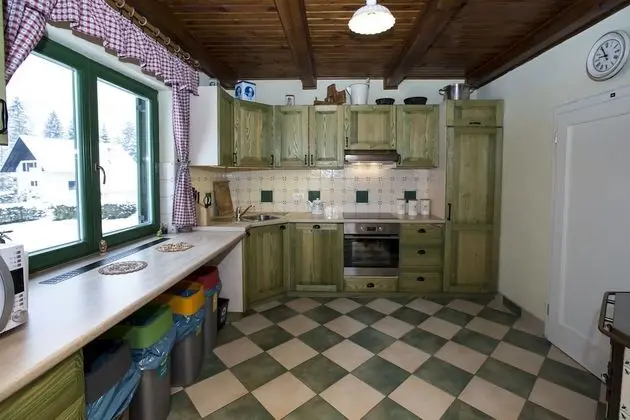 Kır Evi, Dağ Manzaralı