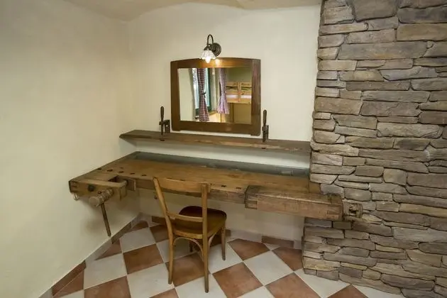 Kır Evi, Dağ Manzaralı