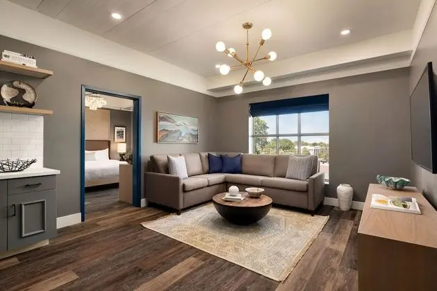 Süit, 1 En Büyük (King) Boy Yatak ve Çekyat