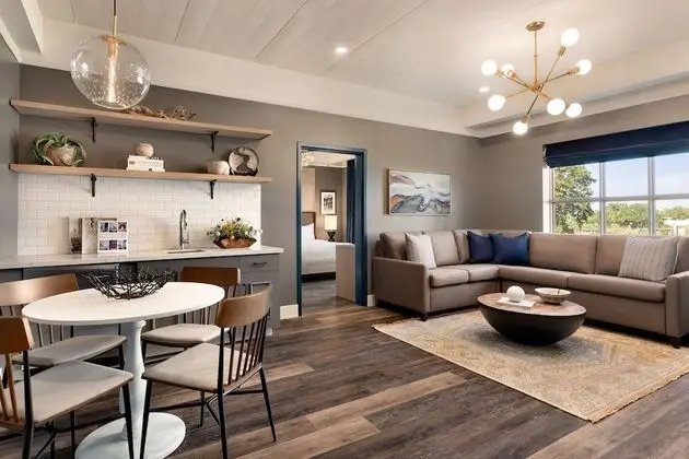 Süit, 1 En Büyük (King) Boy Yatak ve Çekyat