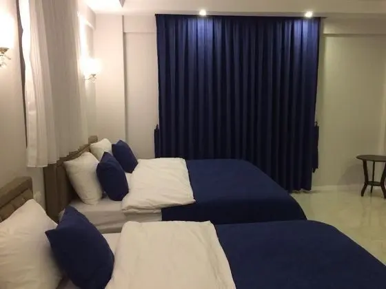 Family Studio Suite (5 People)