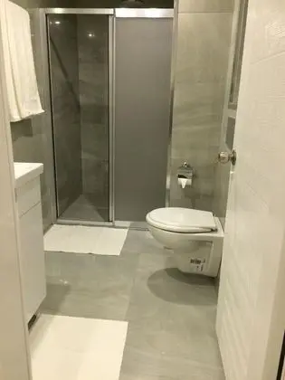 Family Studio Suite (5 People)