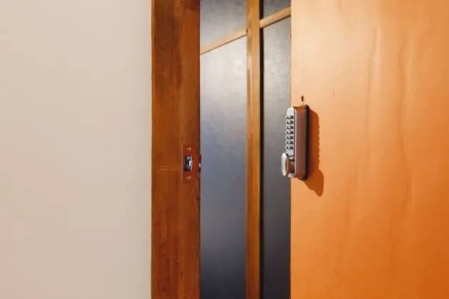 Tek Büyük Yataklı Oda, Sigara İçilmez