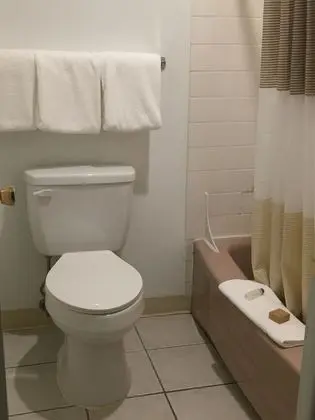 Tek Büyük Yataklı Oda, 2 Çift Kişilik Yatak