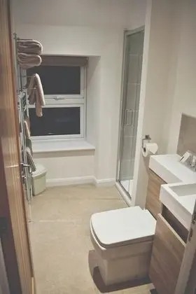 Deluxe Tek Büyük Yataklı Oda (Room 3)