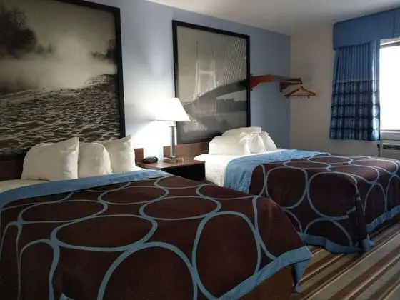 Tek Büyük Yataklı Oda, 2 Çift Kişilik Yatak