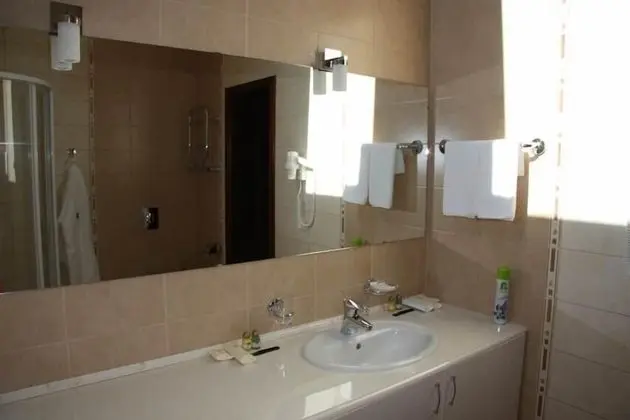 Tek Büyük veya İki Ayrı Yataklı Oda