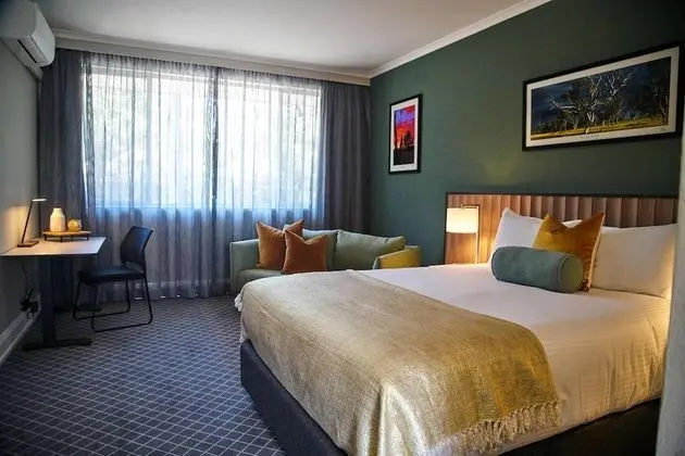 Premium Queen Room