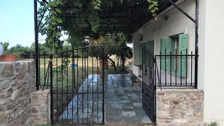 Ev