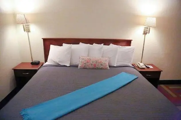 Standard Room, 1 King Bed