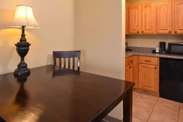 Süit, 2 Büyük (Queen) Boy Yatak, Sigara İçilmez, Küçük Mutfak