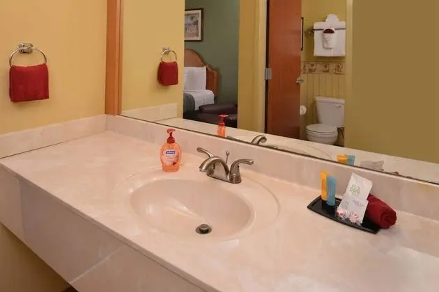 Süit, 2 Büyük (Queen) Boy Yatak, Sigara İçilmez, Küçük Mutfak