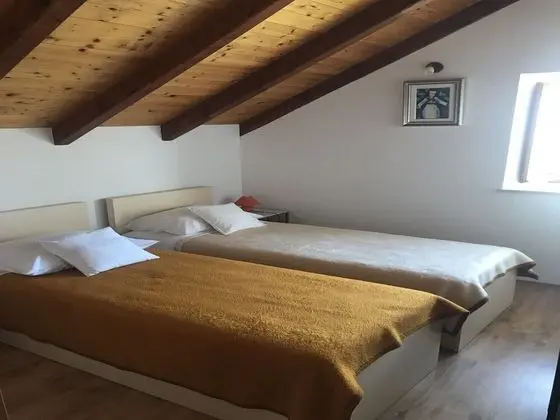 Ev (Two Bedroom Apartment with Terrace)