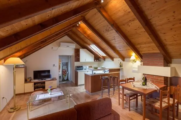 Ev (Two Bedroom Apartment with Terrace)