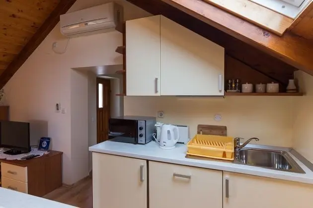 Ev (Two Bedroom Apartment with Terrace)