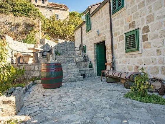 Ev (Two Bedroom Apartment with Terrace)