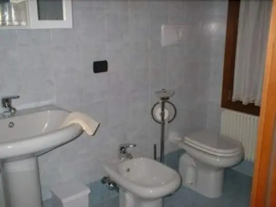 Büyük Yataklı Tek Kişilik Oda