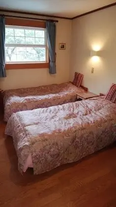 İki Ayrı Yataklı Oda, Sigara İçilmez