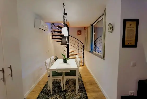 Kır Evi, 1 Büyük (Queen) Boy Yatak ve Çekyat