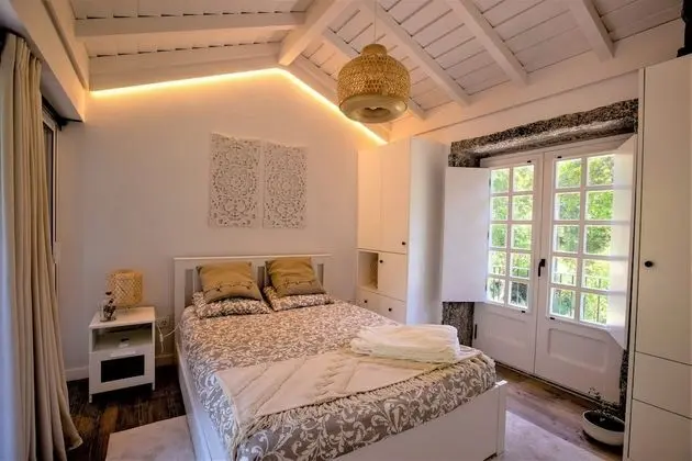 Kır Evi, 1 Büyük (Queen) Boy Yatak ve Çekyat