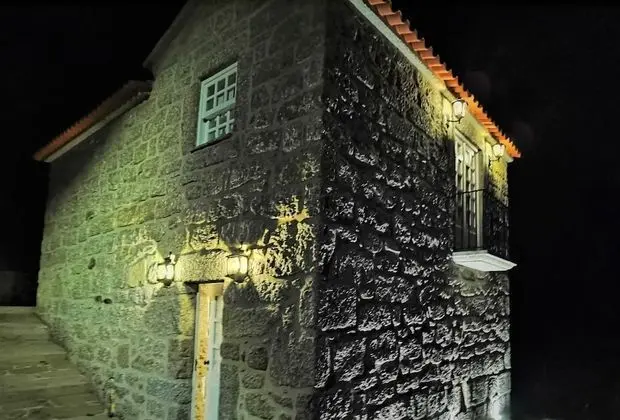 Kır Evi, 1 Büyük (Queen) Boy Yatak ve Çekyat