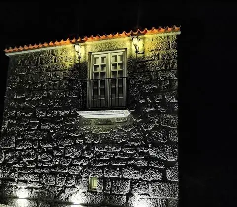 Kır Evi, 1 Büyük (Queen) Boy Yatak ve Çekyat
