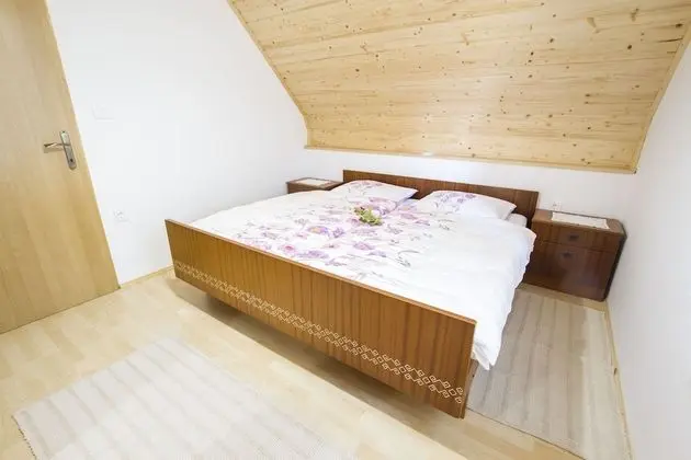 Kır Evi (Country House Srček with  Vineyard V)