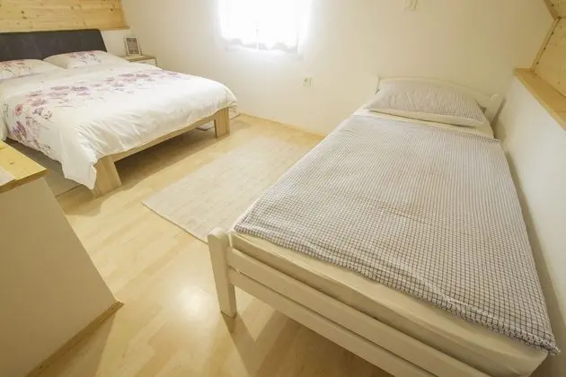 Kır Evi (Country House Srček with  Vineyard V)