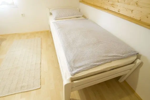 Kır Evi (Country House Srček with  Vineyard V)